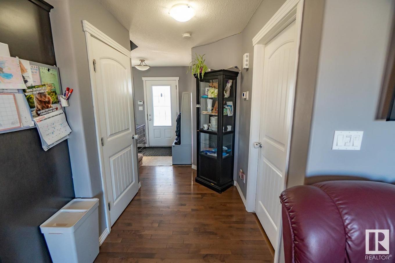 #20 Spruce Boulevard, Leduc, AB - Indoor Photo Showing Other Room