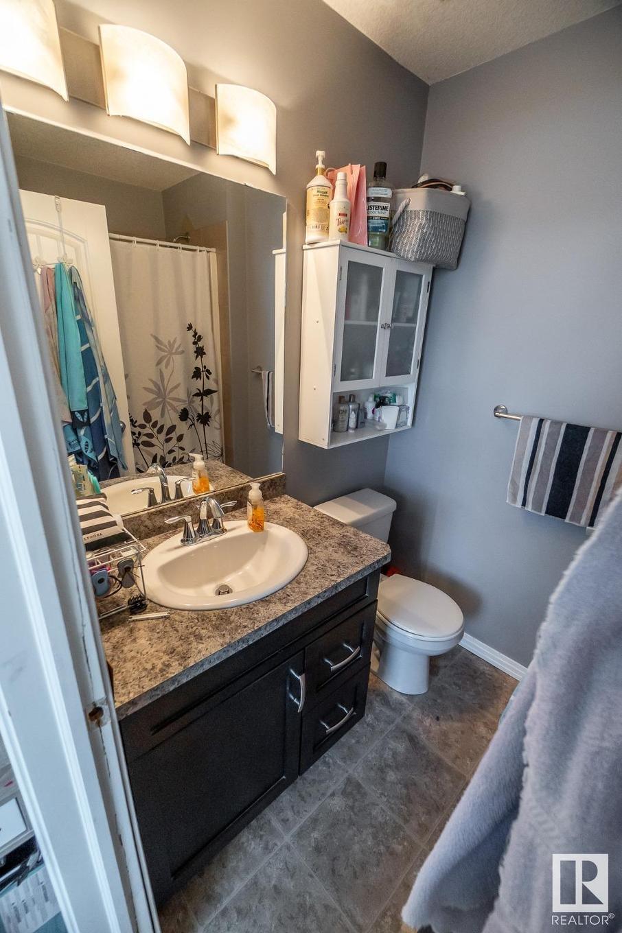 #20 Spruce Boulevard, Leduc, AB - Indoor Photo Showing Bathroom