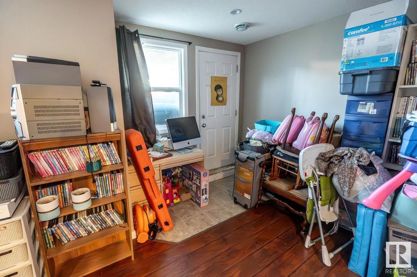 #20 Spruce Boulevard, Leduc, AB - Indoor