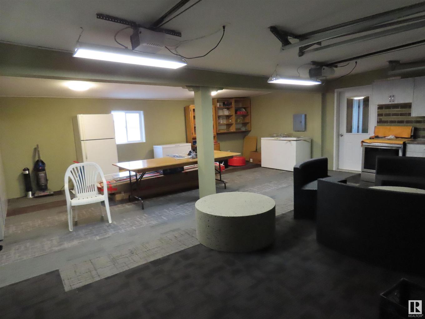 57013 Rr 70, Rural Lac Ste. Anne County, AB - Indoor Photo Showing Garage