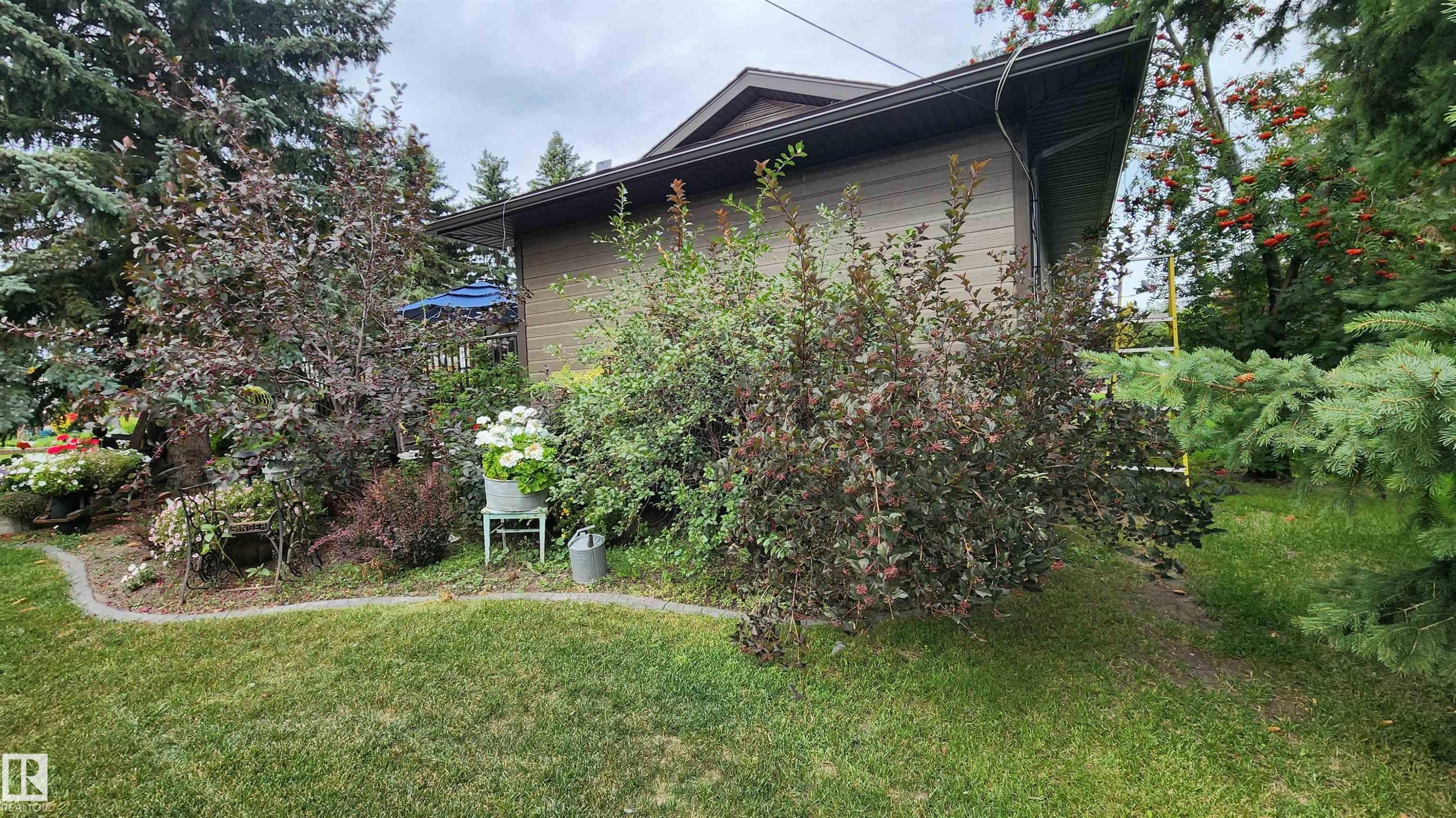 5307 Ravine Drive, Elk Point, AB - Outdoor