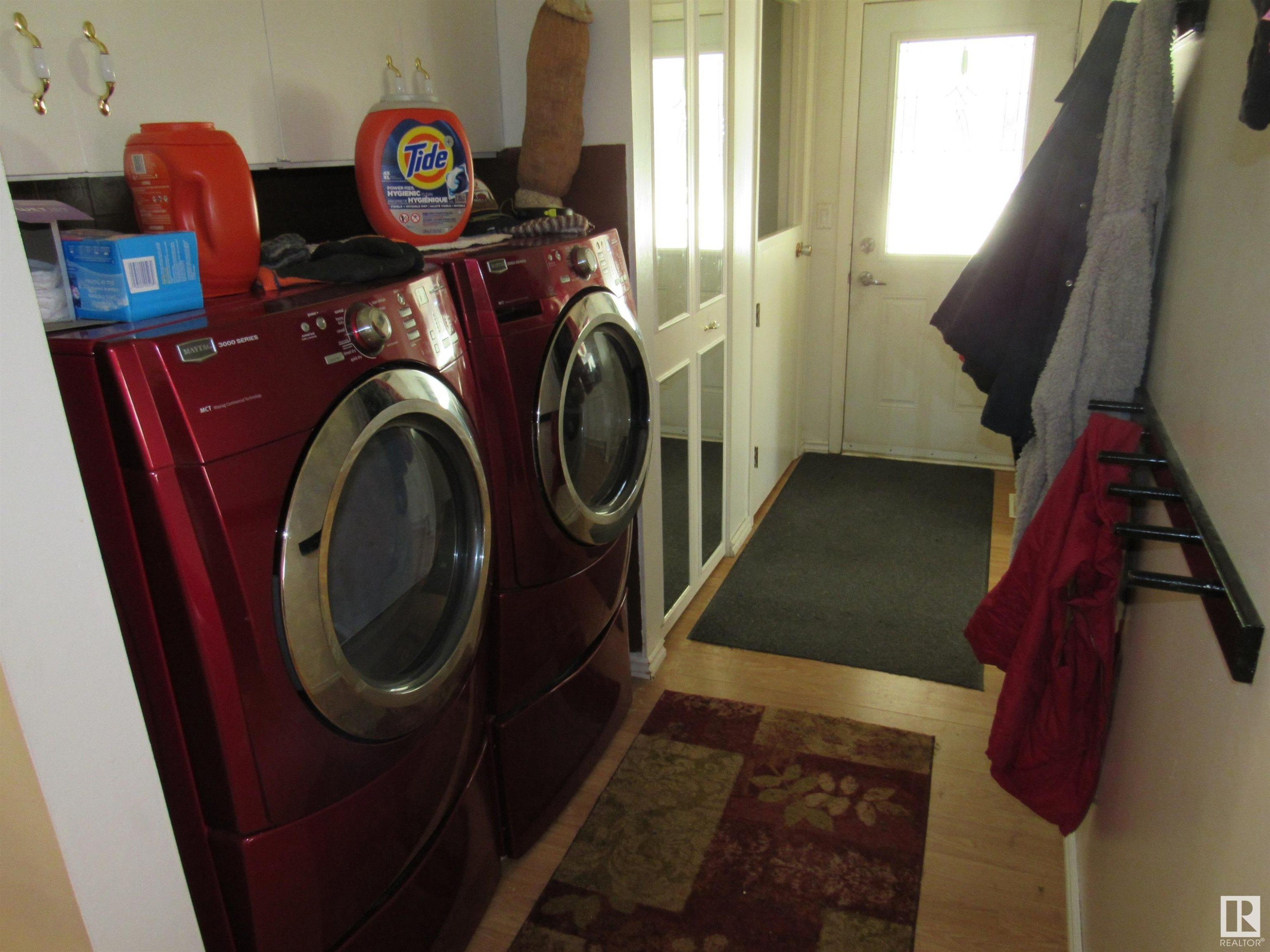 53 Crescent Drive, Fort Assiniboine, AB - Indoor Photo Showing Laundry Room