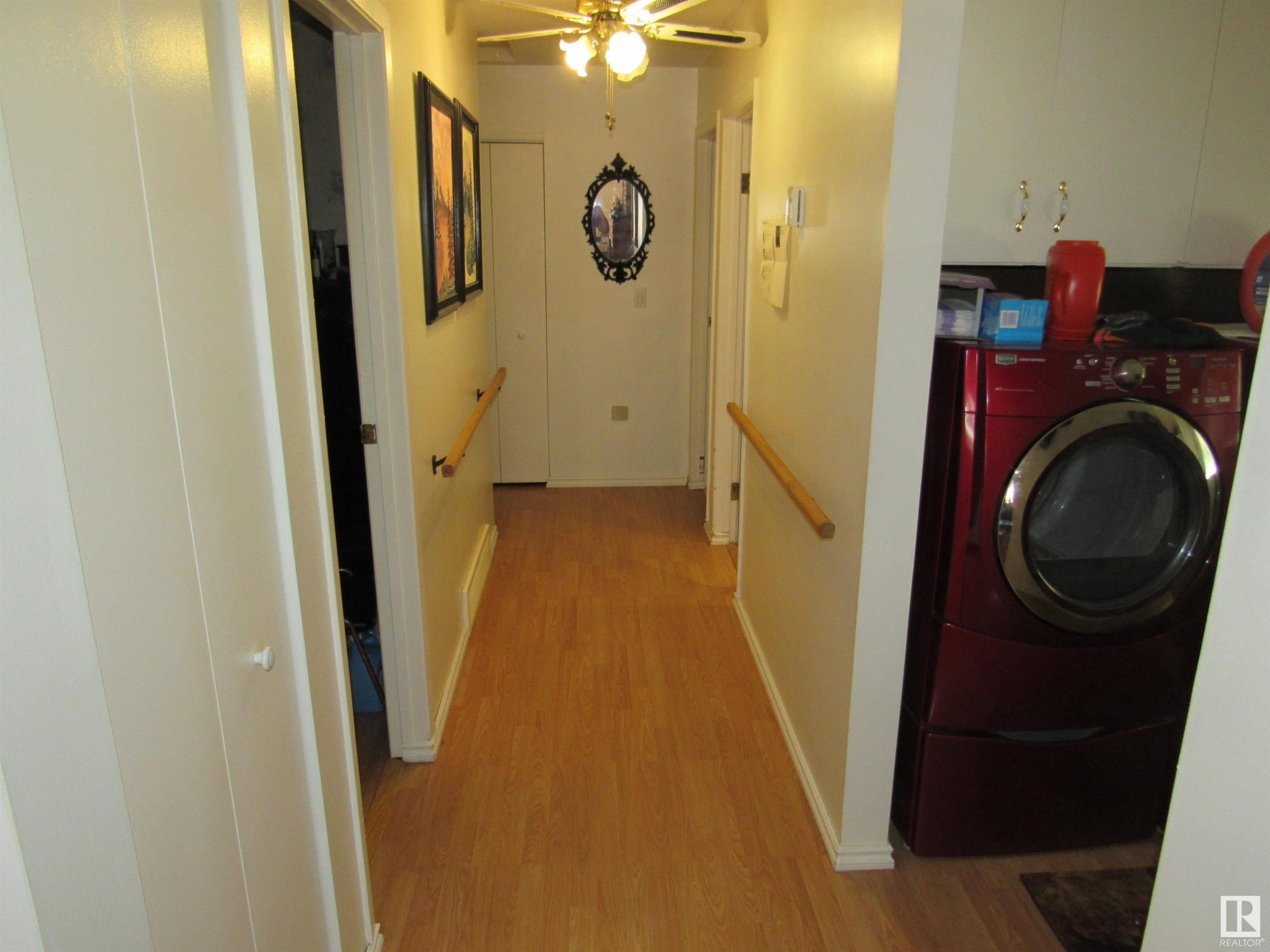 53 Crescent Drive, Fort Assiniboine, AB - Indoor Photo Showing Laundry Room