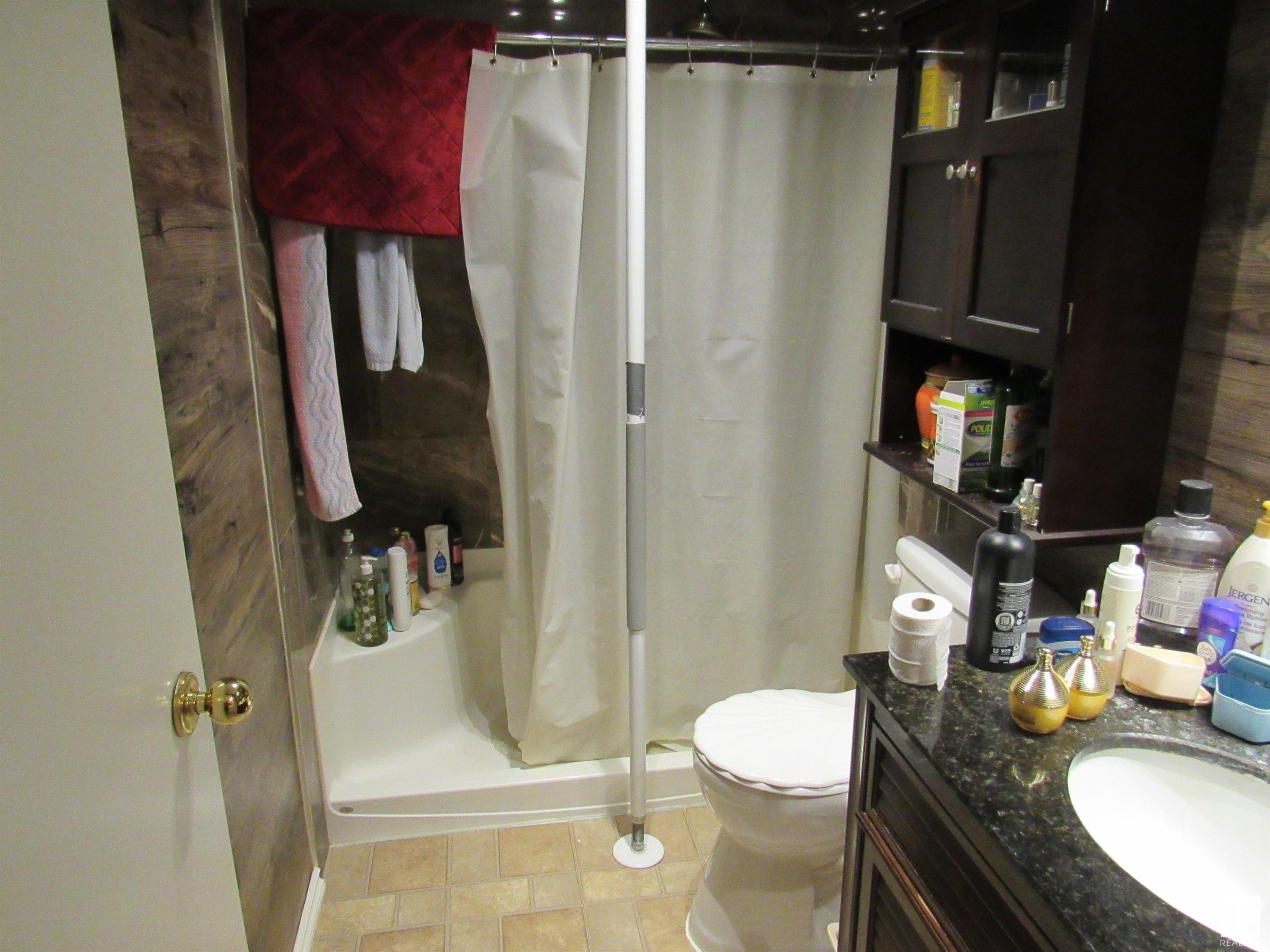 53 Crescent Drive, Fort Assiniboine, AB - Indoor Photo Showing Bathroom