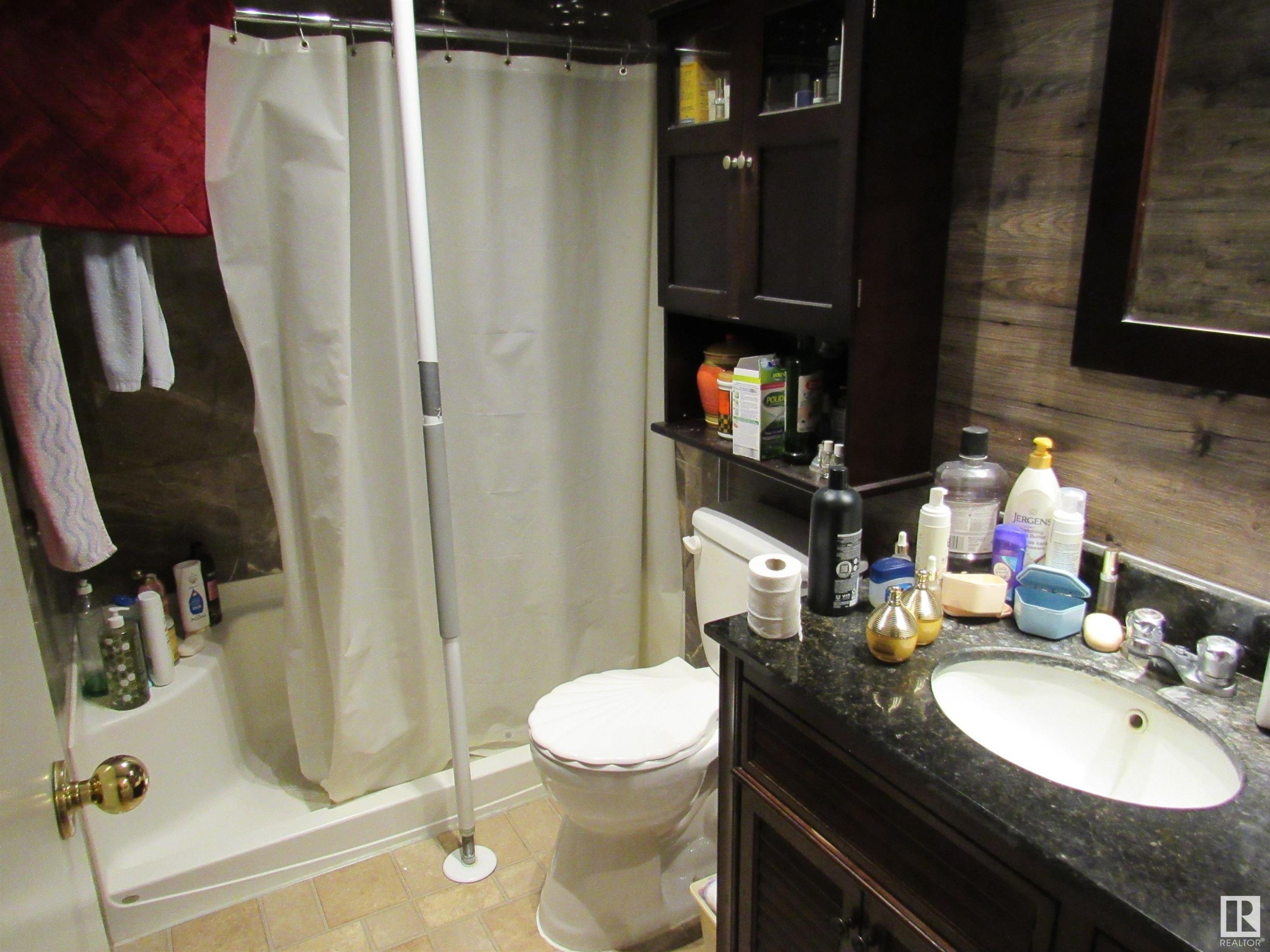 53 Crescent Drive, Fort Assiniboine, AB - Indoor Photo Showing Bathroom