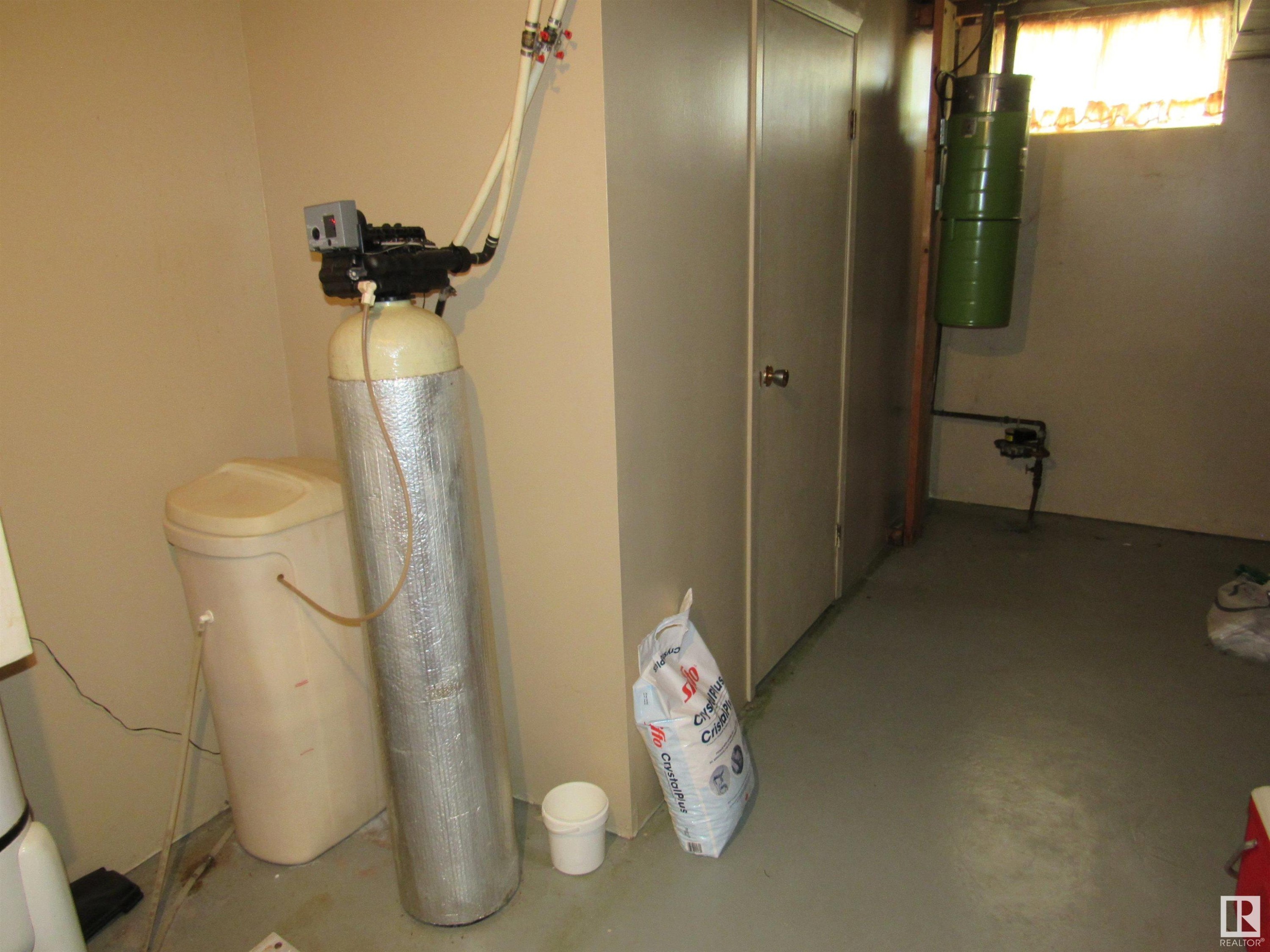 53 Crescent Drive, Fort Assiniboine, AB - Indoor Photo Showing Basement