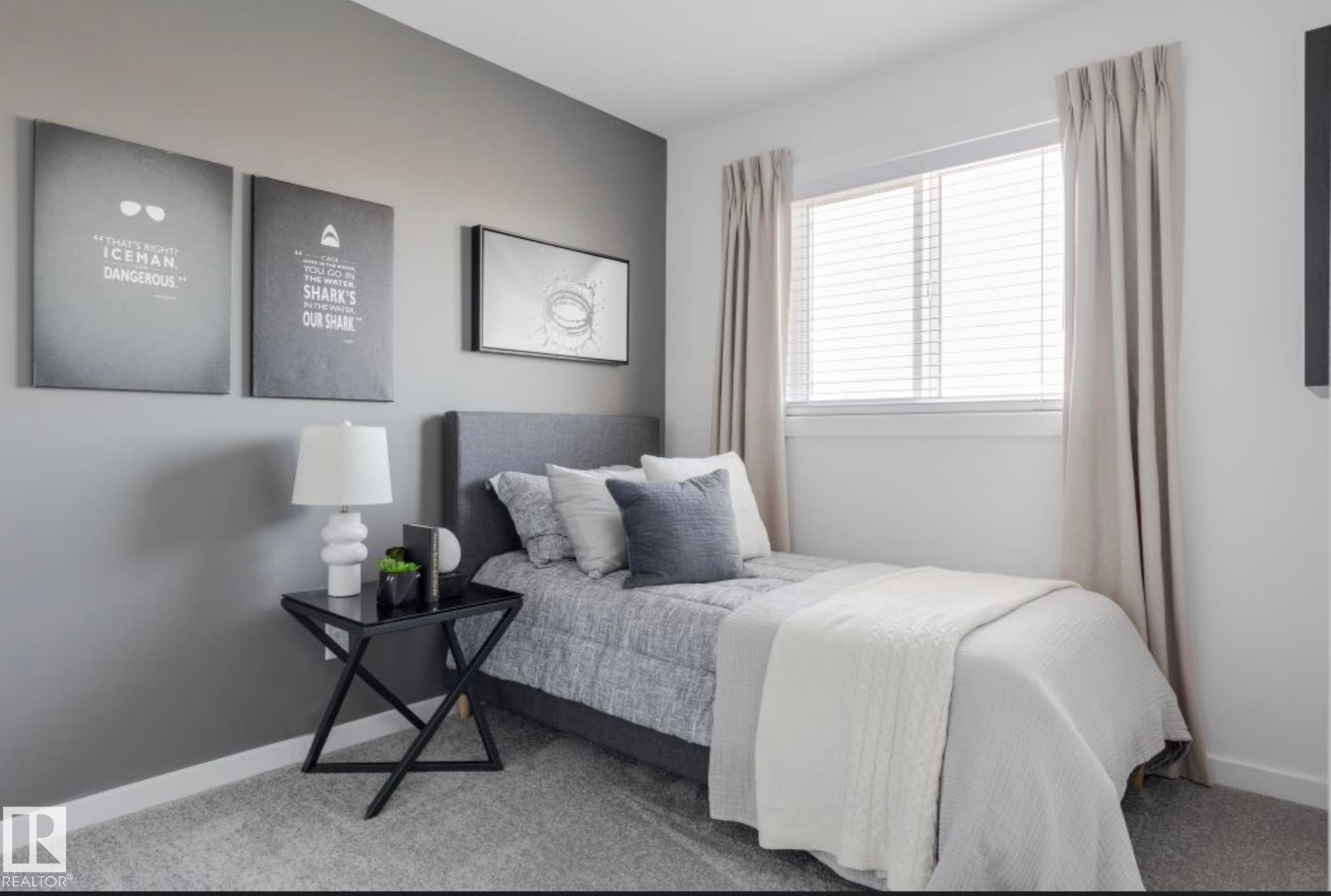 21120 25 Ave, Edmonton, AB - Indoor Photo Showing Bedroom