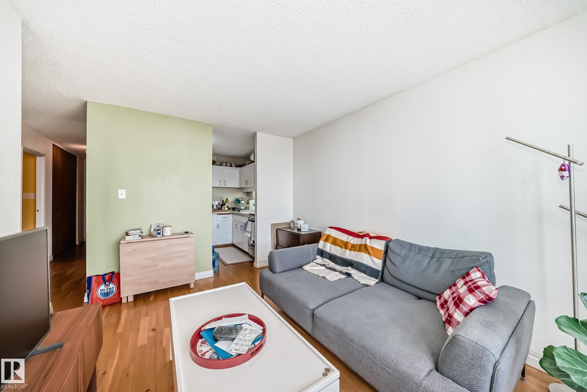 1203 12141 Jasper Avenue, Edmonton, AB - Indoor Photo Showing Living Room