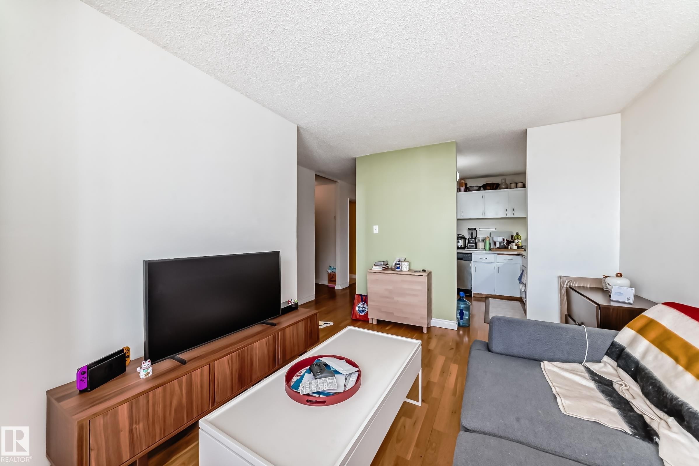 1203 12141 Jasper Avenue, Edmonton, AB - Indoor