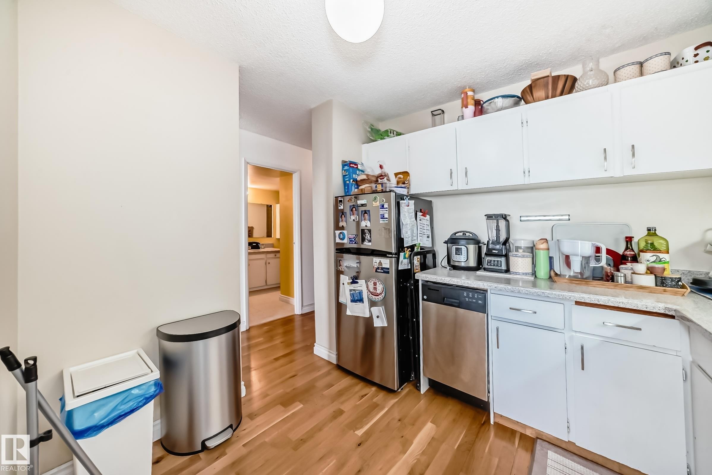 1203 12141 Jasper Avenue, Edmonton, AB - Indoor Photo Showing Kitchen