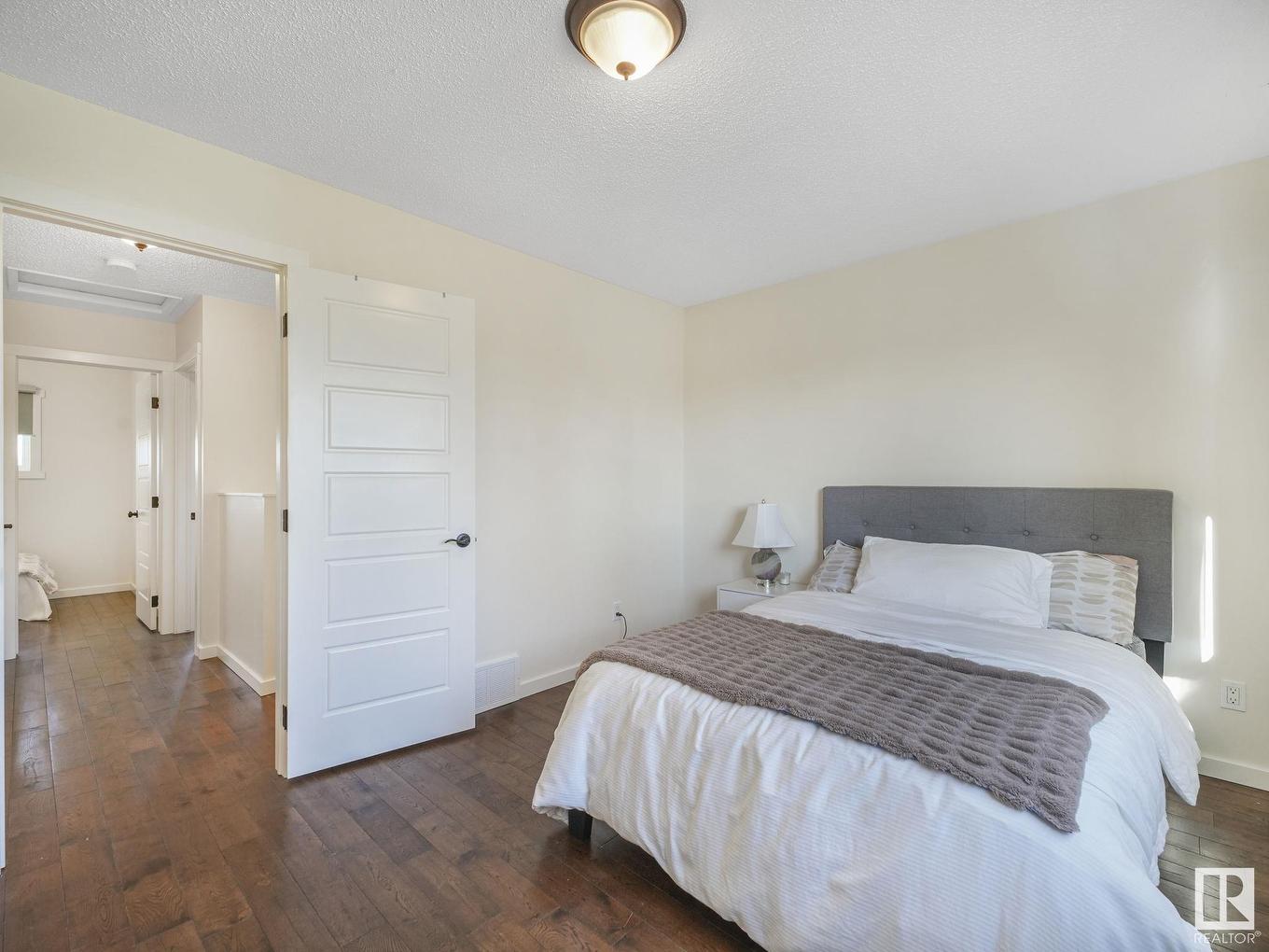 8337 156 Avenue, Edmonton, AB - Indoor Photo Showing Bedroom