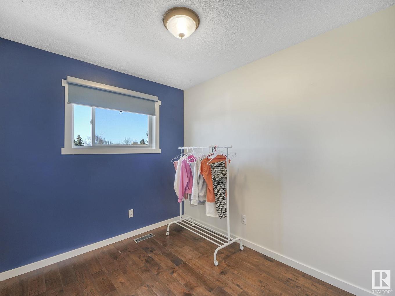 8337 156 Avenue, Edmonton, AB - Indoor Photo Showing Other Room