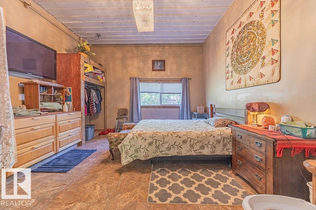 58031 Range Road 21, Rural Barrhead County, AB - Indoor Photo Showing Bedroom