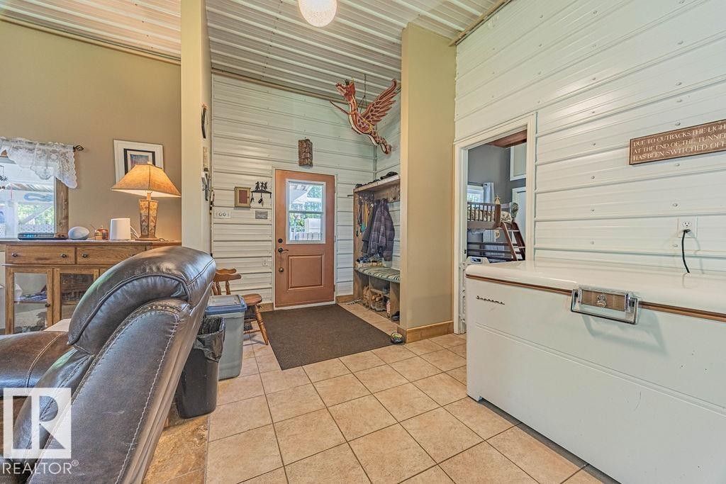 58031 Range Road 21, Rural Barrhead County, AB - Indoor Photo Showing Other Room