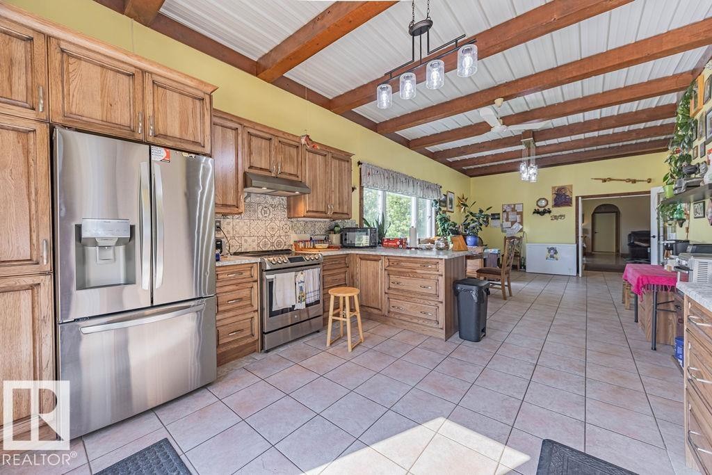 58031 Range Road 21, Rural Barrhead County, AB - Indoor Photo Showing Kitchen