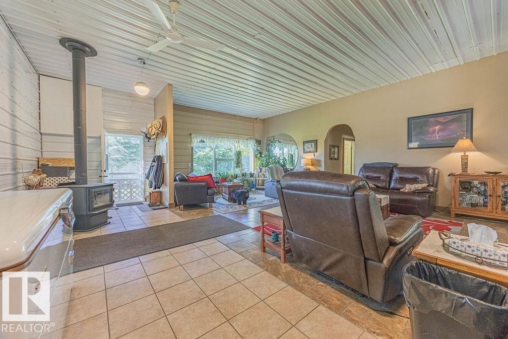 58031 Range Road 21, Rural Barrhead County, AB - Indoor Photo Showing Other Room