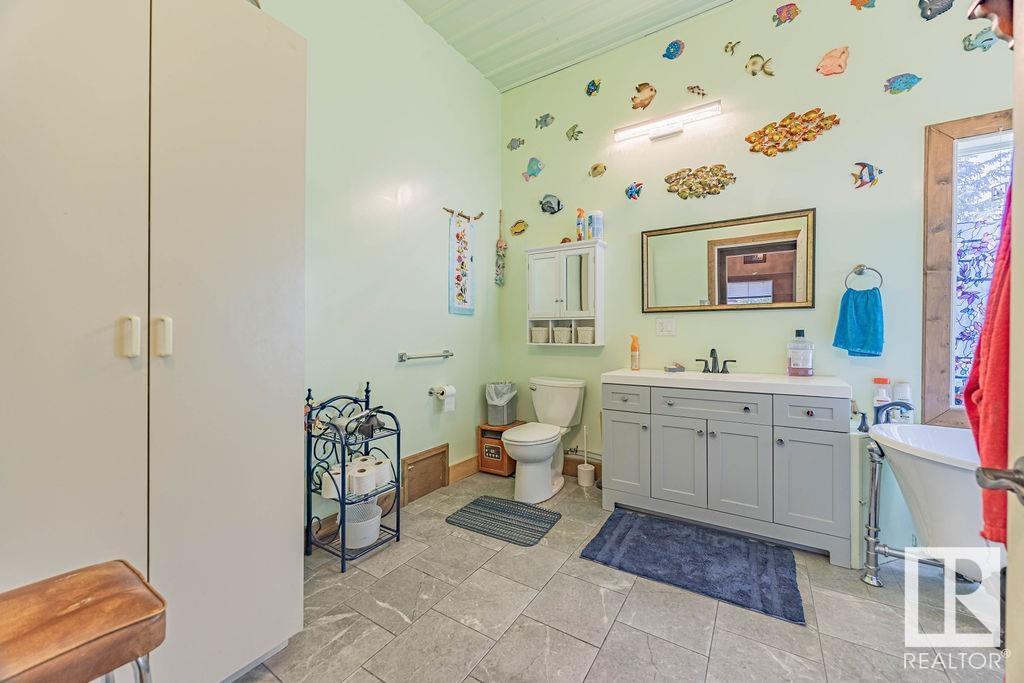 58031 Range Road 21, Rural Barrhead County, AB - Indoor Photo Showing Bathroom