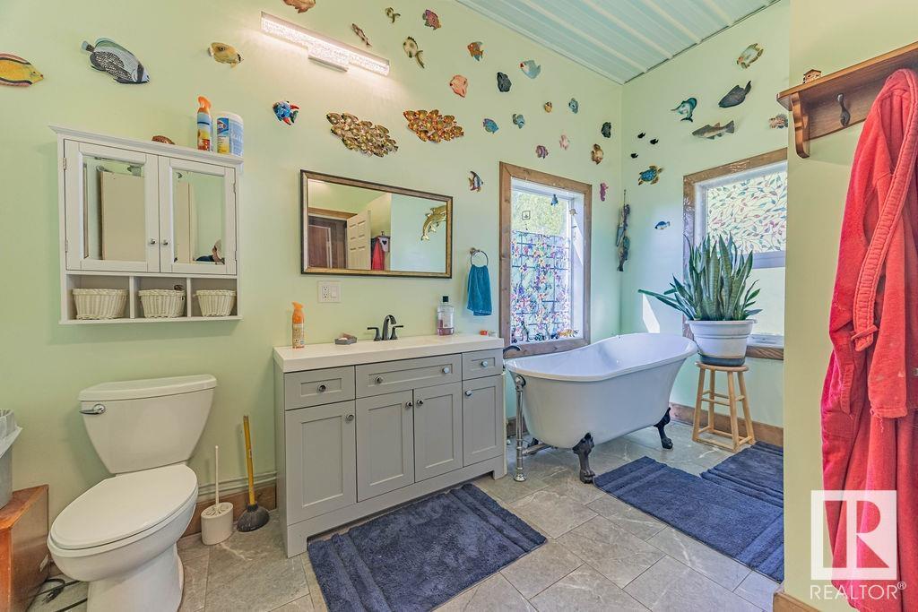 58031 Range Road 21, Rural Barrhead County, AB - Indoor Photo Showing Bathroom
