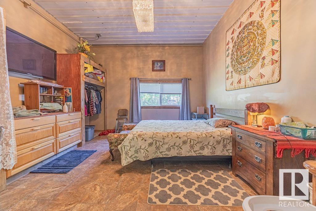 58031 Range Road 21, Rural Barrhead County, AB - Indoor Photo Showing Bedroom