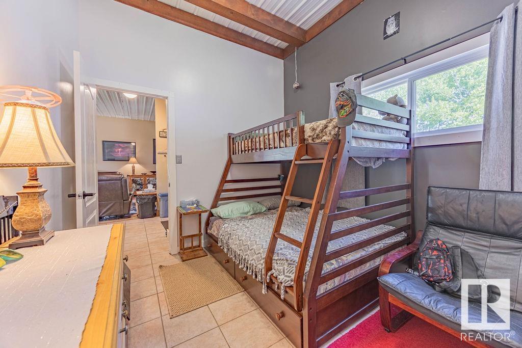 58031 Range Road 21, Rural Barrhead County, AB - Indoor Photo Showing Bedroom