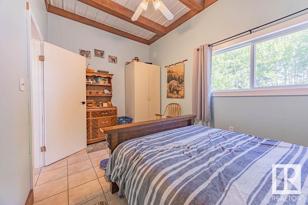 58031 Range Road 21, Rural Barrhead County, AB - Indoor Photo Showing Bedroom