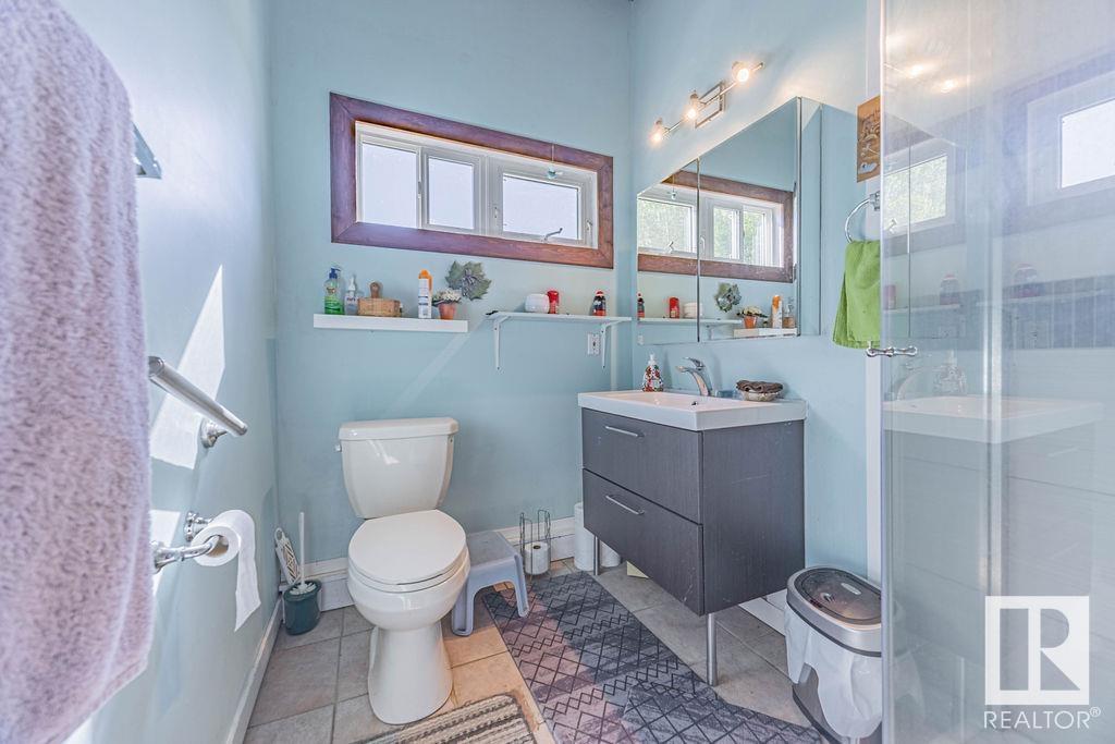 58031 Range Road 21, Rural Barrhead County, AB - Indoor Photo Showing Bathroom