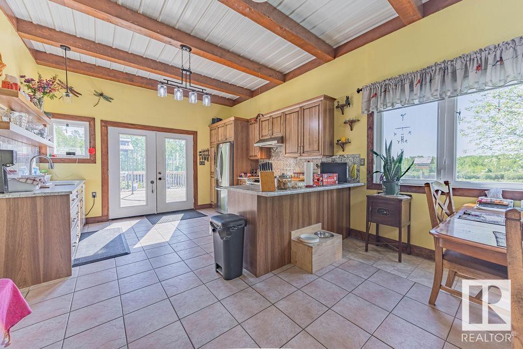 58031 Range Road 21, Rural Barrhead County, AB - Indoor