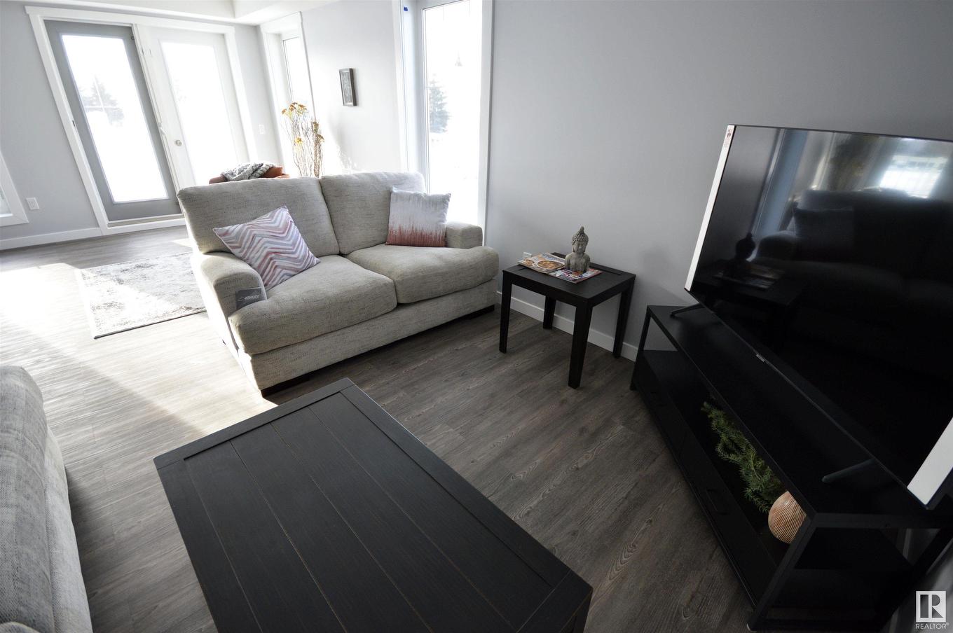 101 4110 43 Avenue, Bonnyville Town, AB - Indoor Photo Showing Living Room