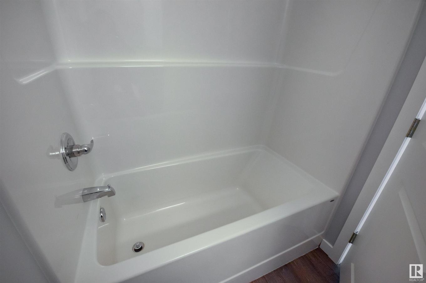 101 4110 43 Avenue, Bonnyville Town, AB - Indoor Photo Showing Bathroom