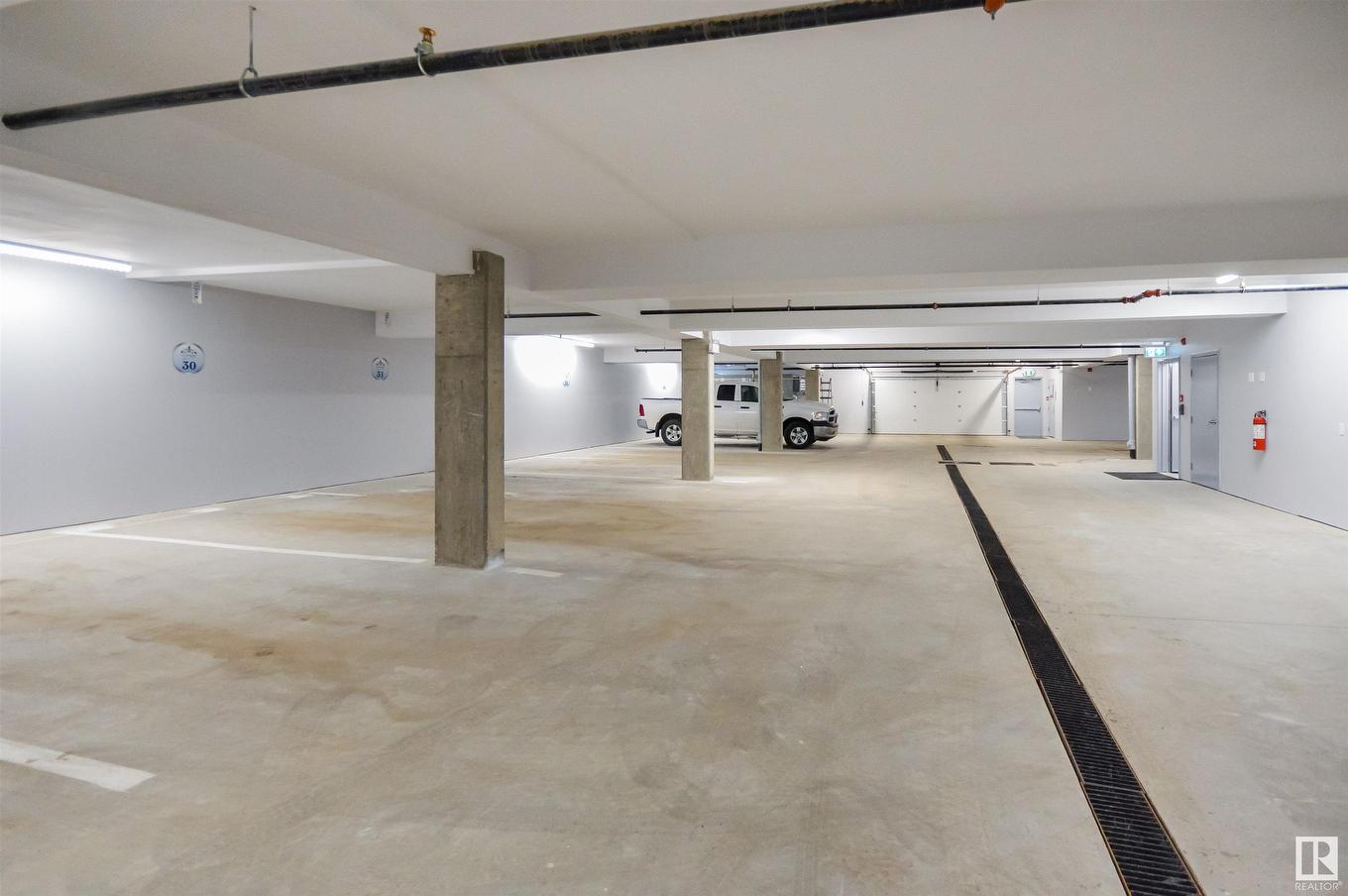 101 4110 43 Avenue, Bonnyville Town, AB - Indoor Photo Showing Garage