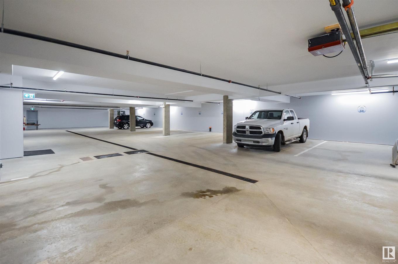 101 4110 43 Avenue, Bonnyville Town, AB - Indoor Photo Showing Garage