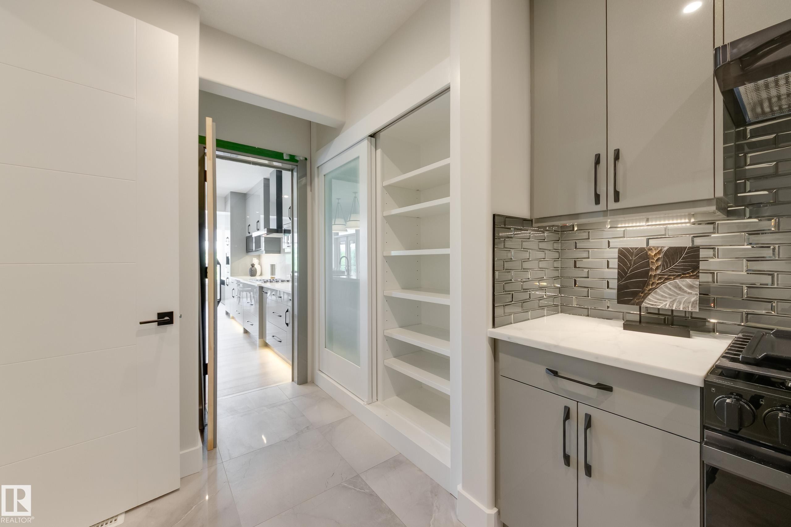 4111 Whispering River Dr. Drive, Edmonton, AB - Indoor