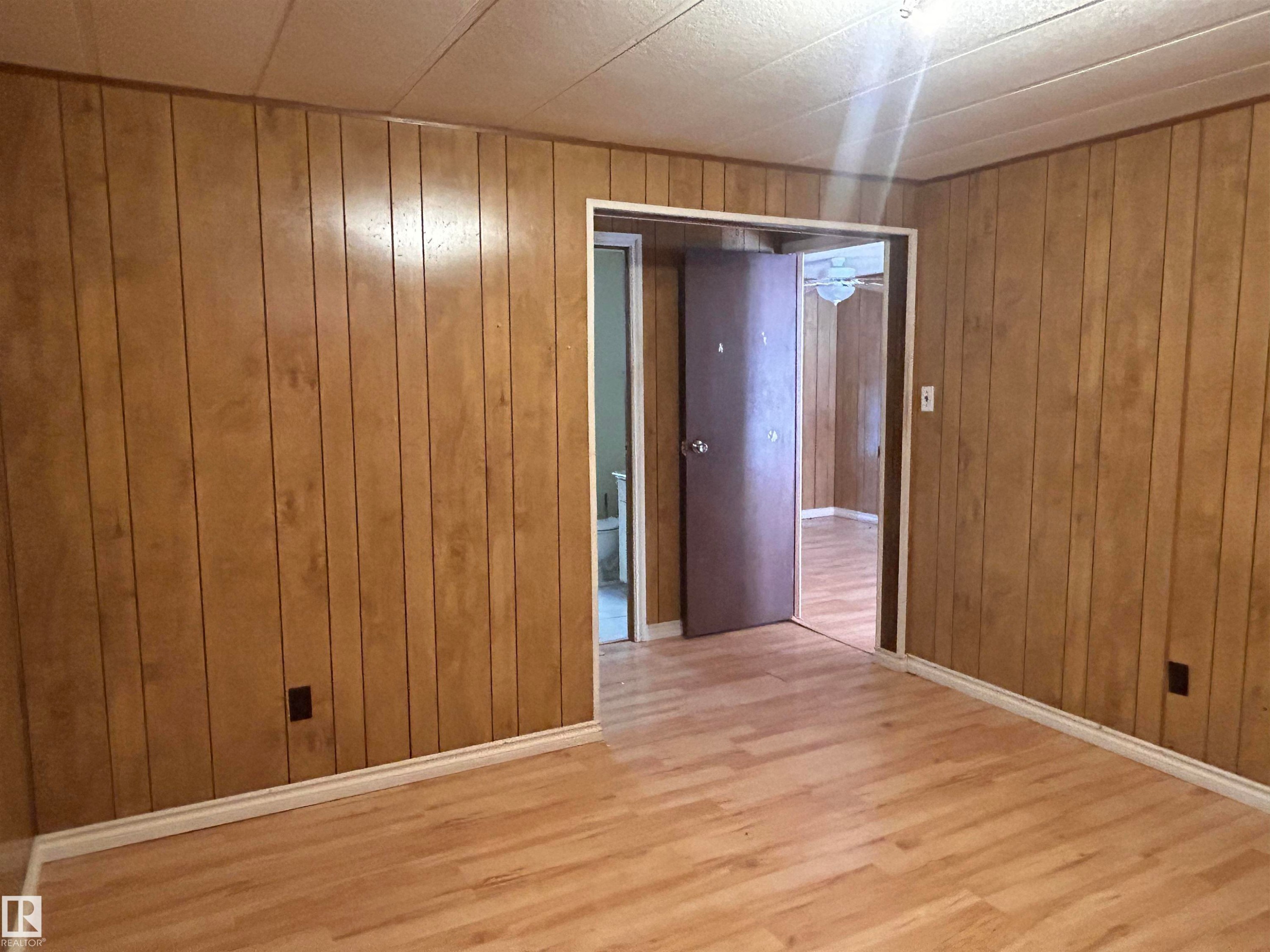 3260 Calling Lake Drive, Calling Lake, AB - Indoor Photo Showing Other Room