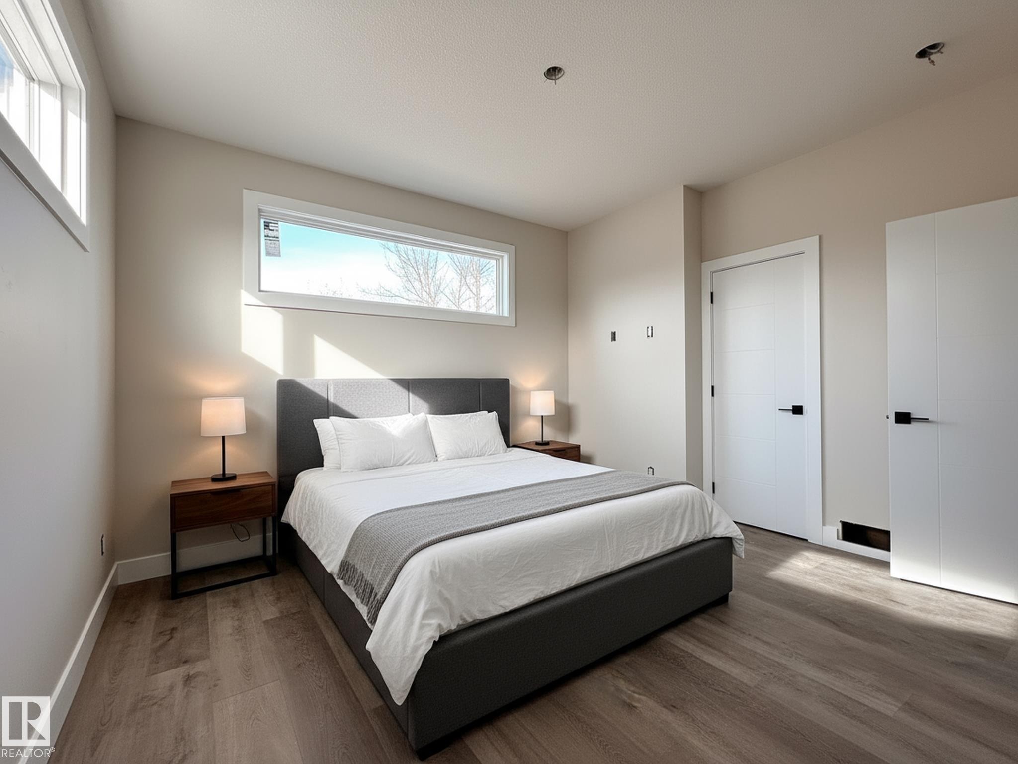 14807 98 Avenue, Edmonton, AB - Indoor Photo Showing Bedroom