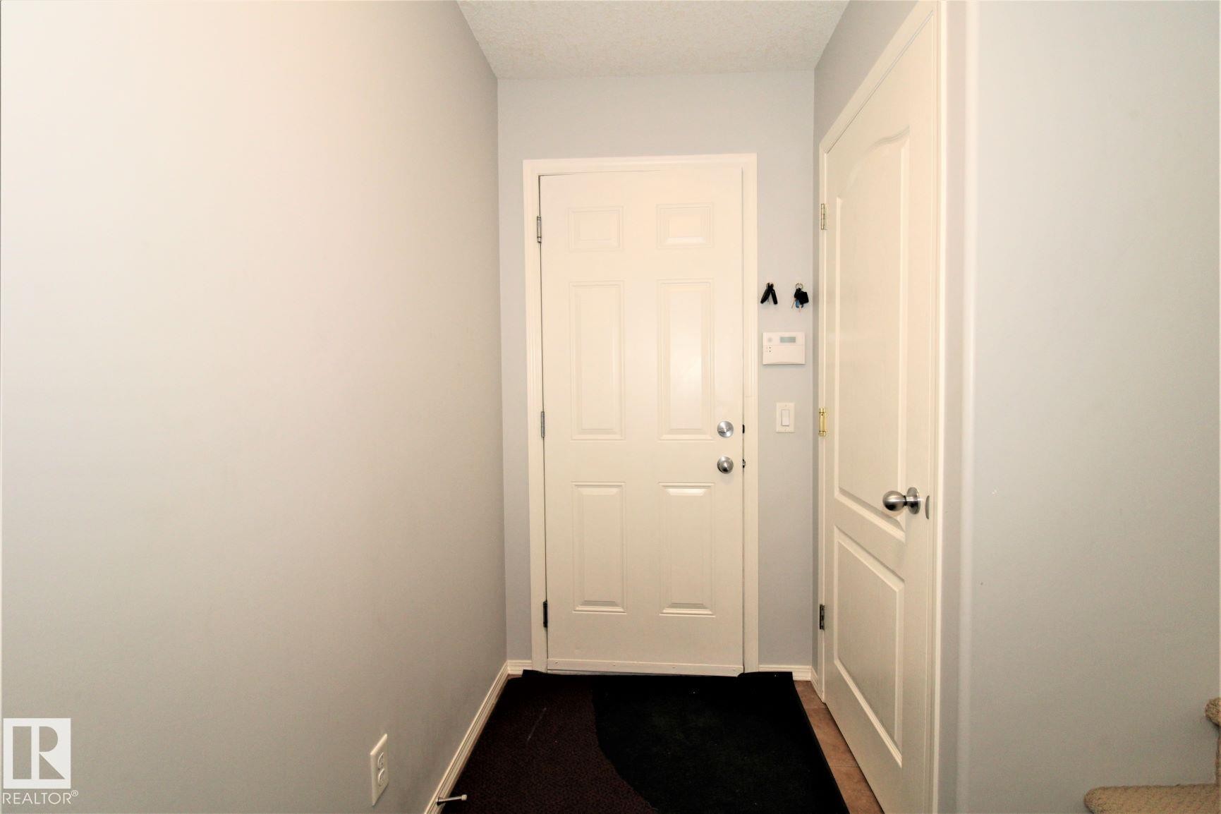 1218 37 Avenue Nw, Edmonton, AB - Indoor Photo Showing Other Room