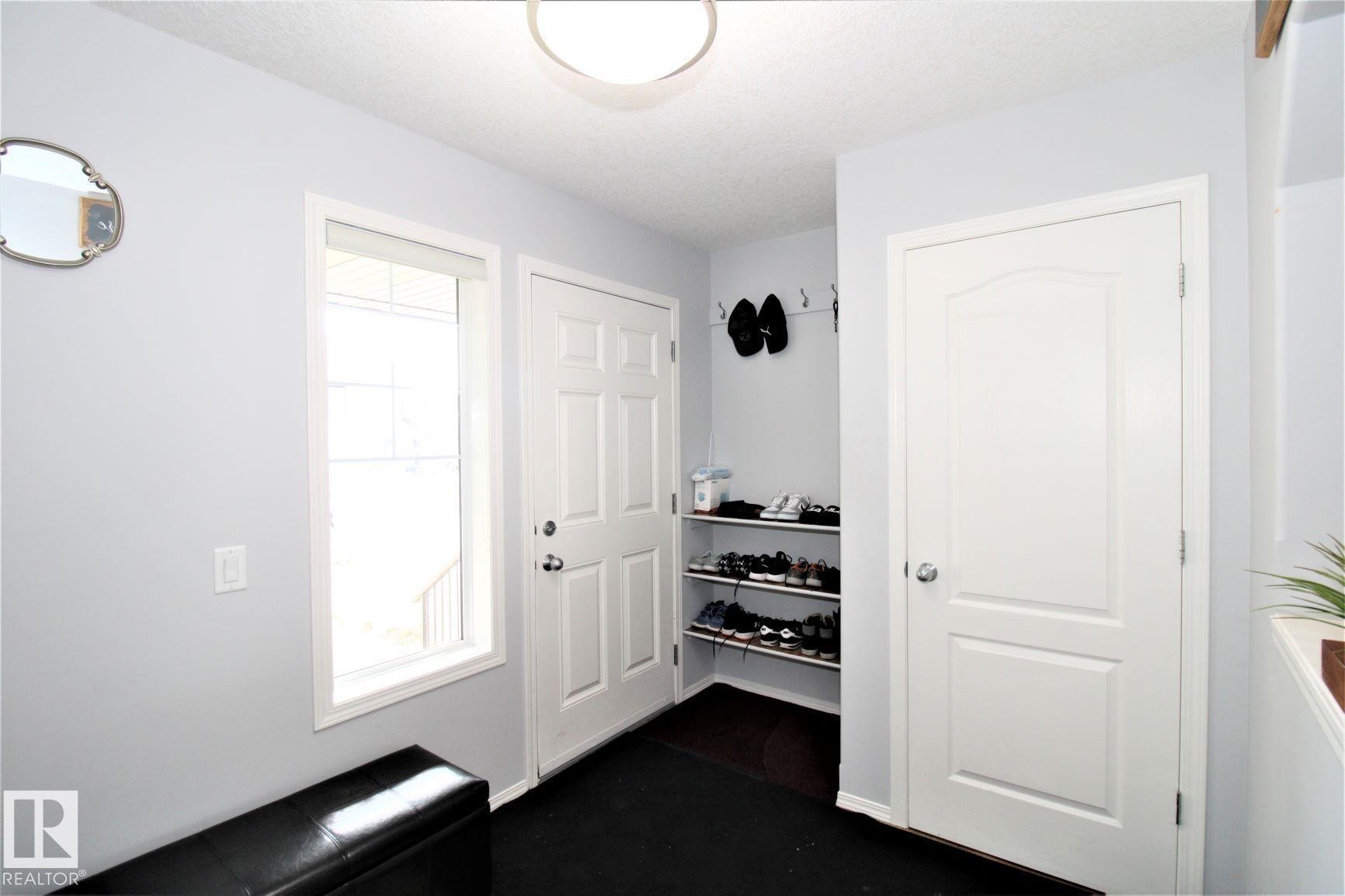 1218 37 Avenue Nw, Edmonton, AB - Indoor Photo Showing Other Room