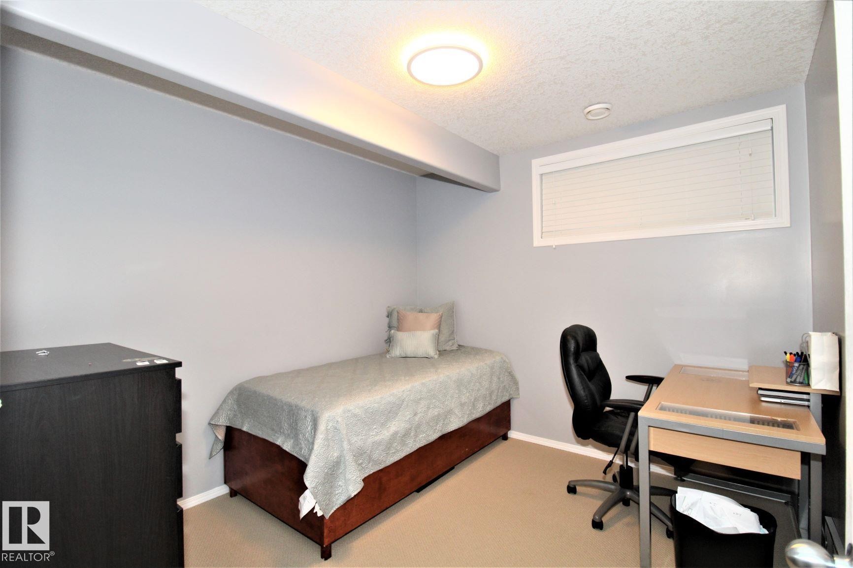 1218 37 Avenue Nw, Edmonton, AB - Indoor Photo Showing Other Room