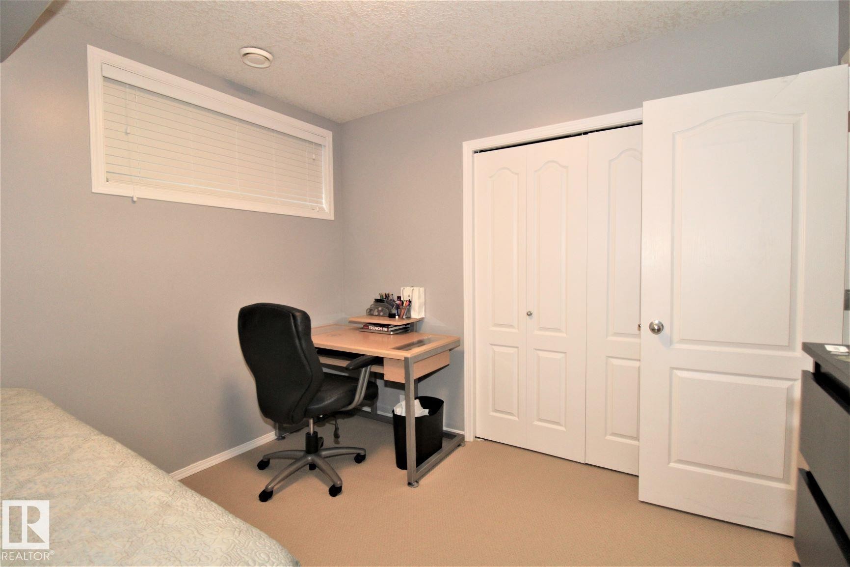 1218 37 Avenue Nw, Edmonton, AB - Indoor