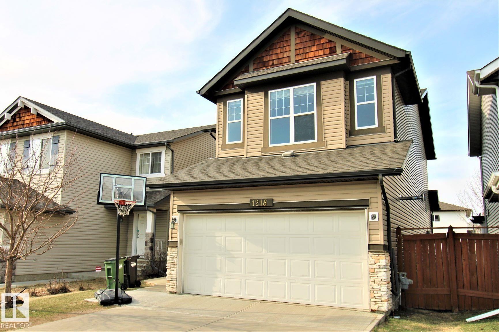 1218 37 Avenue Nw, Edmonton, AB - Outdoor