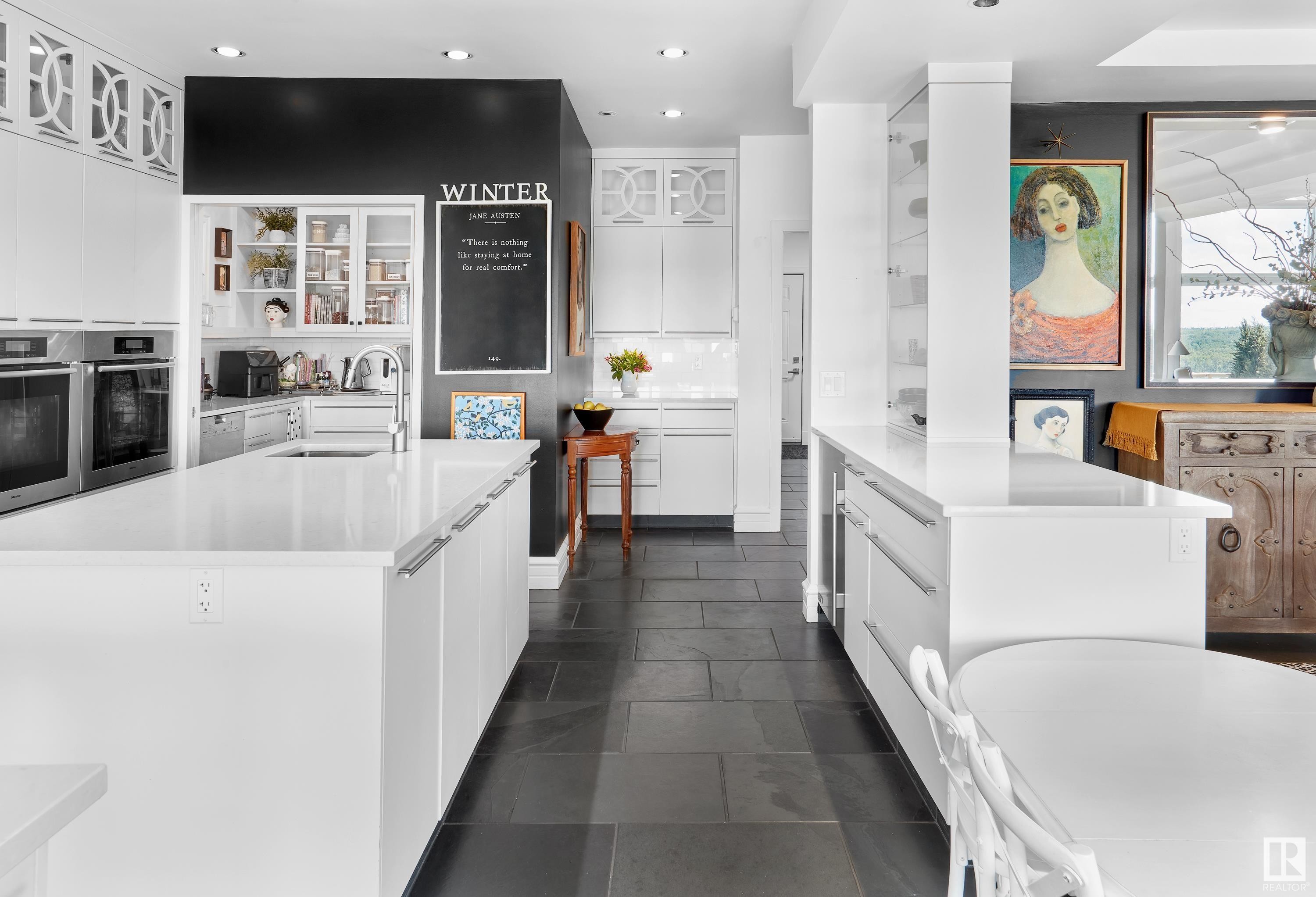 4804 154 Street, Edmonton, AB - Indoor Photo Showing Kitchen With Upgraded Kitchen