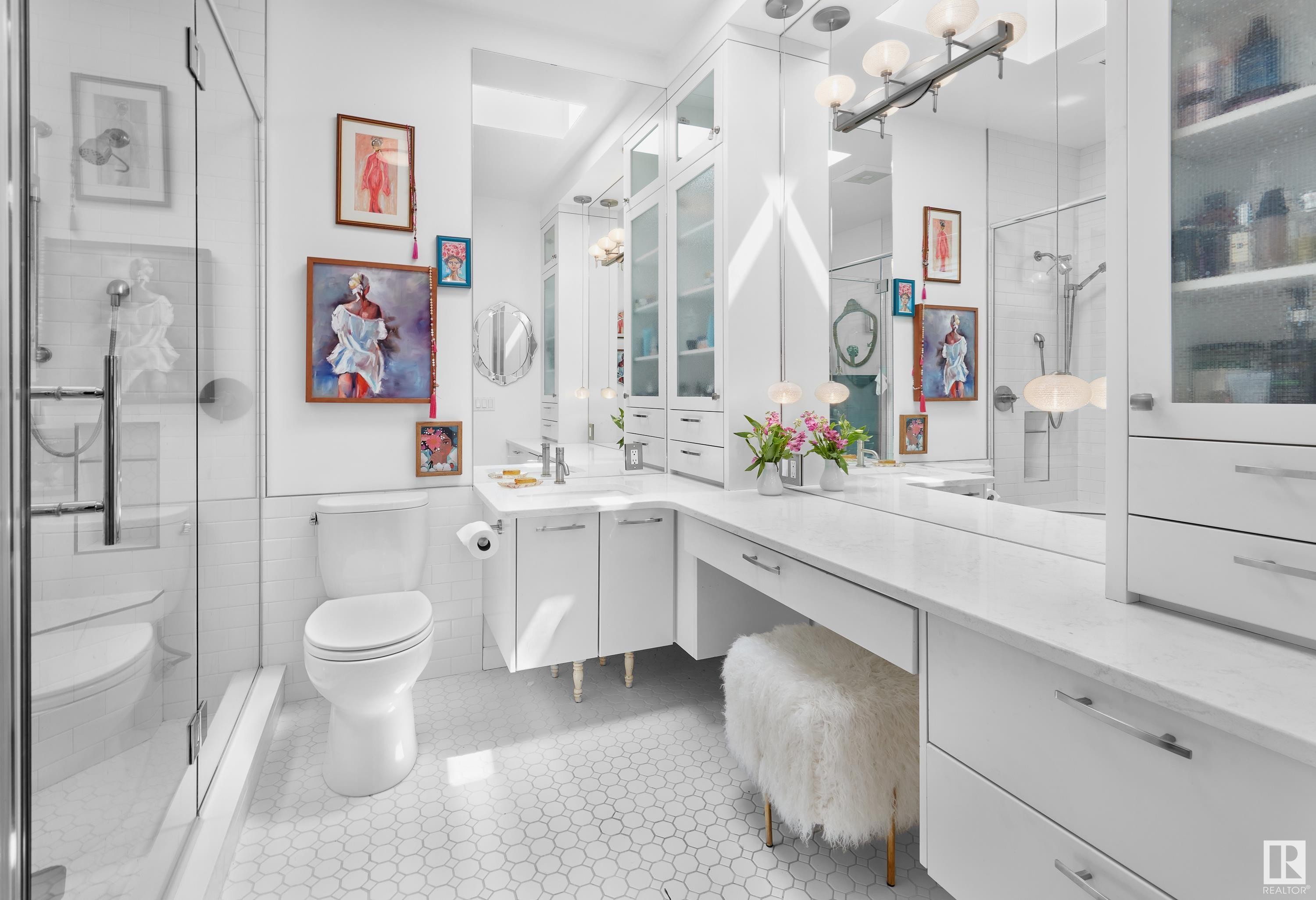 4804 154 Street, Edmonton, AB - Indoor Photo Showing Bathroom