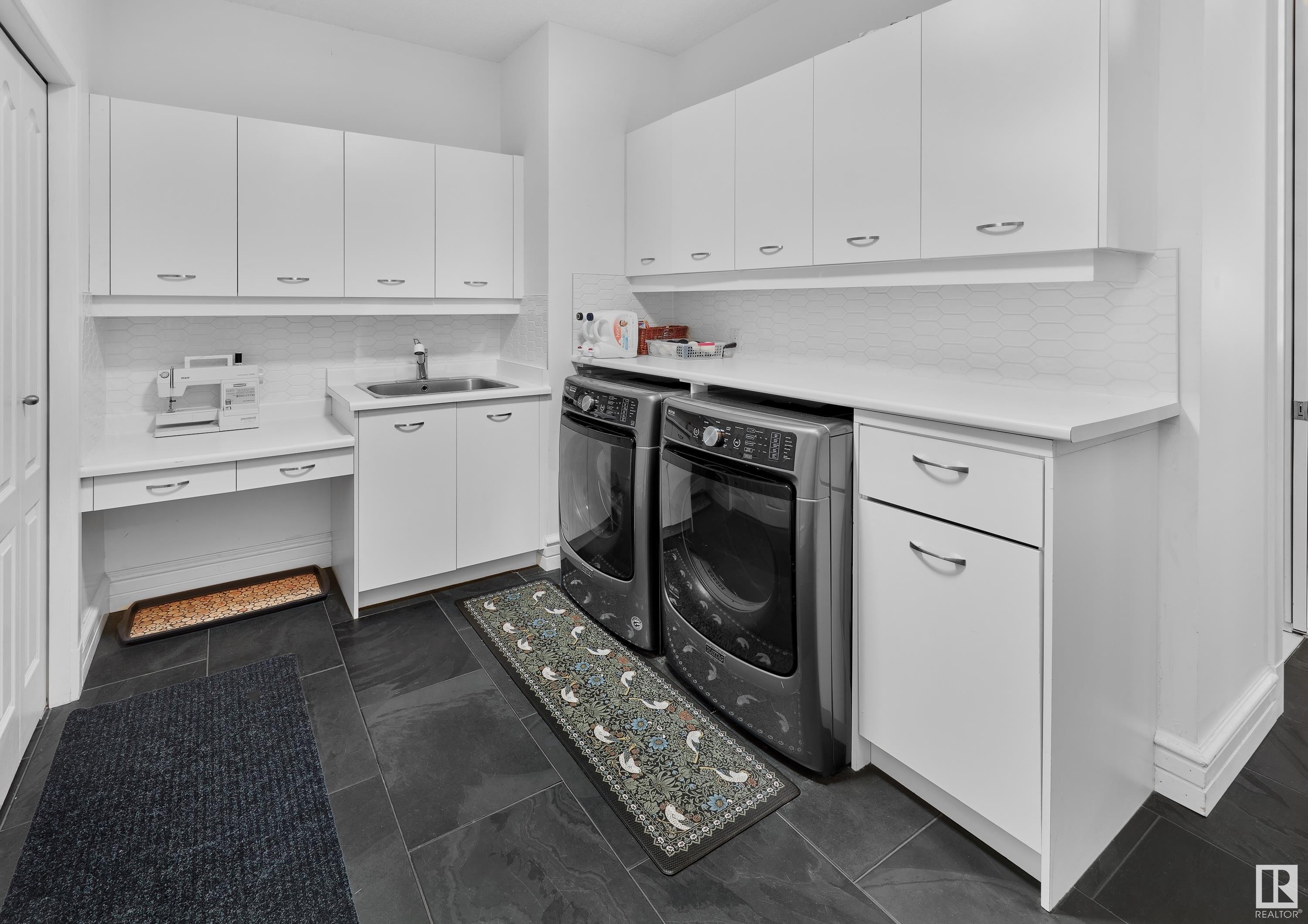 4804 154 Street, Edmonton, AB - Indoor Photo Showing Laundry Room