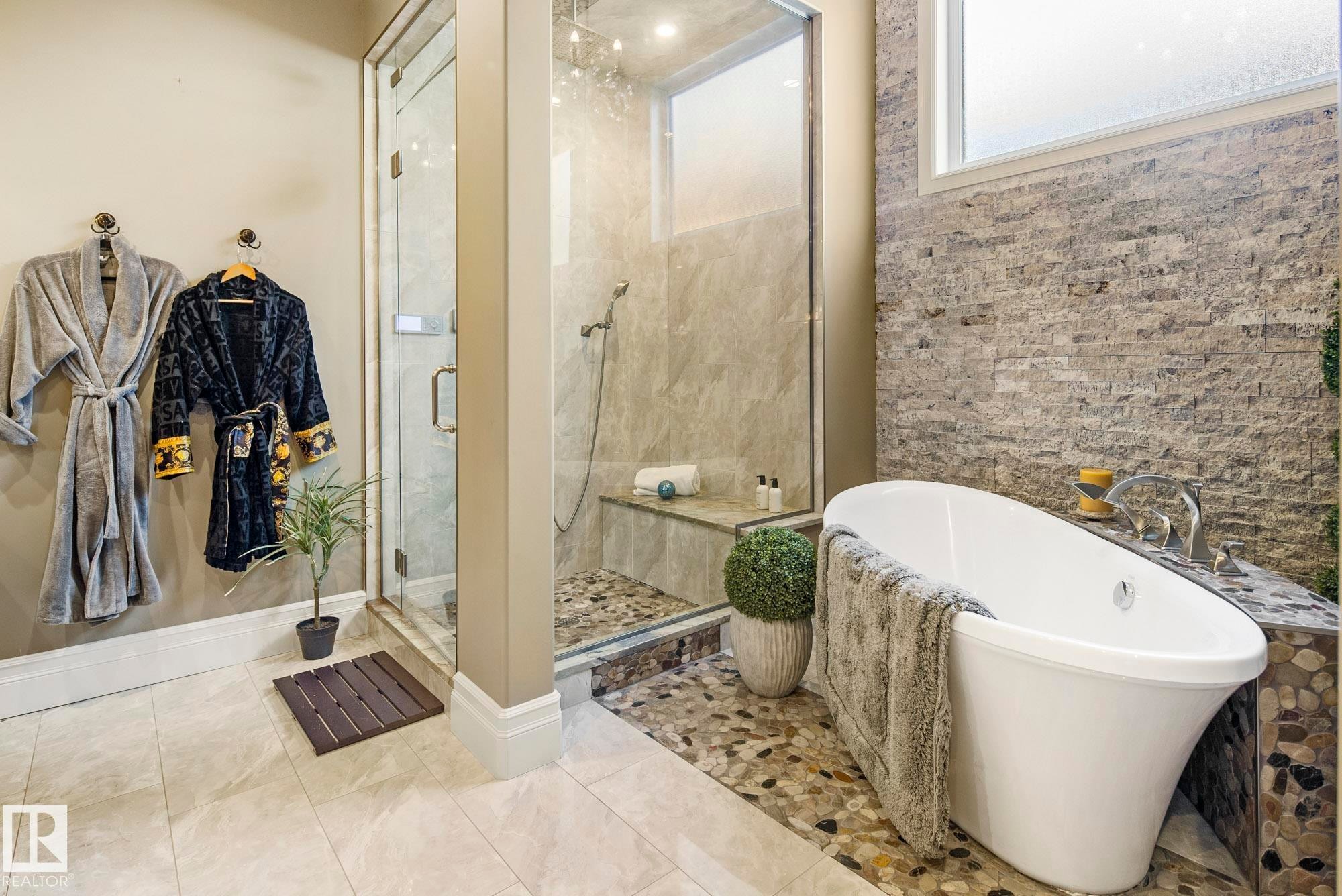 2767 Wheaton Drive, Edmonton, AB - Indoor Photo Showing Bathroom