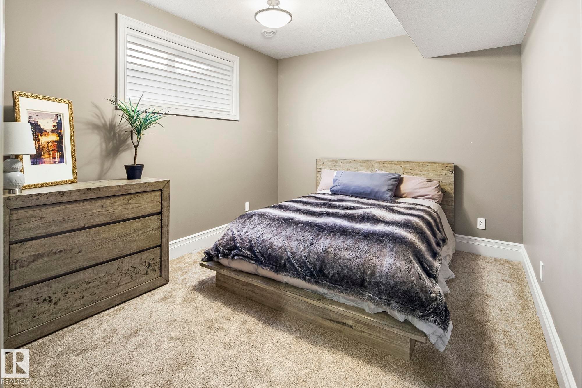 2767 Wheaton Drive, Edmonton, AB - Indoor Photo Showing Bedroom