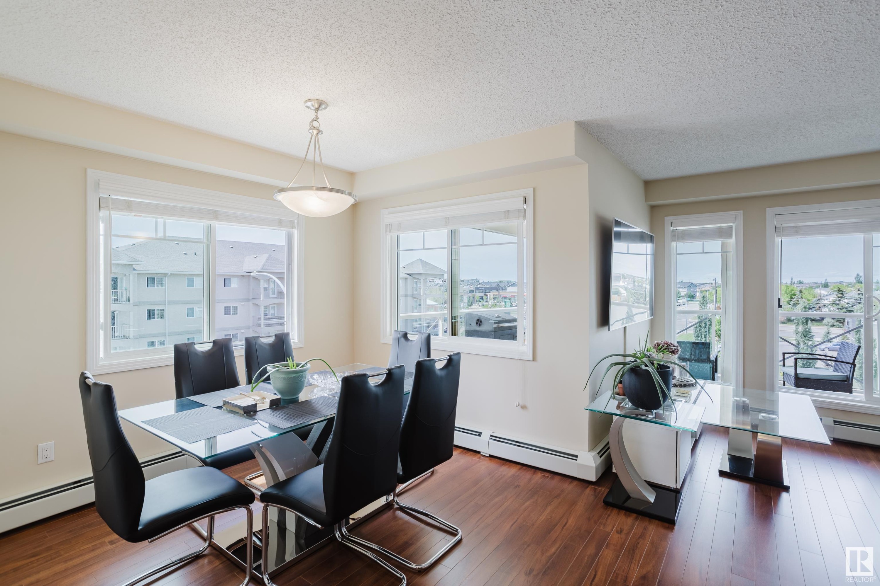 415 12650 142 Avenue, Edmonton, AB - Indoor Photo Showing Dining Room