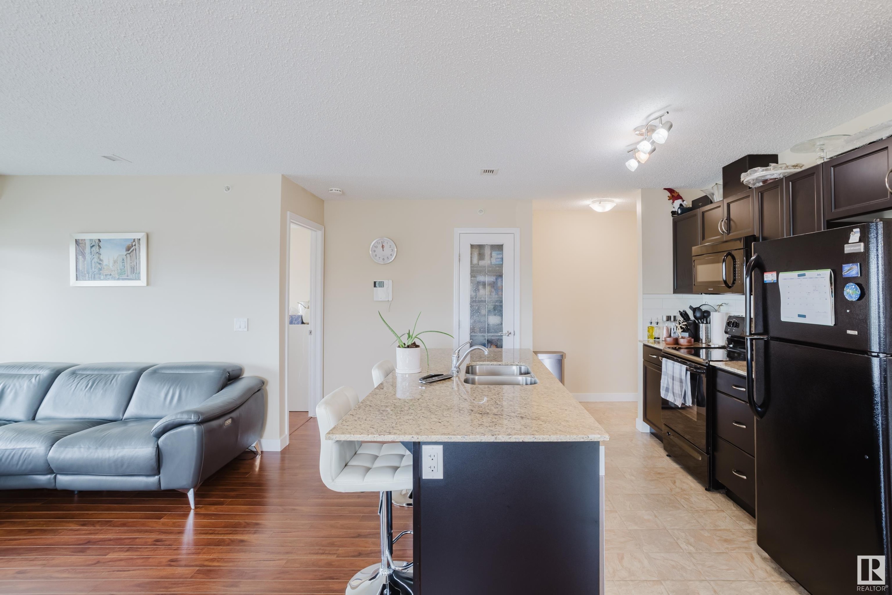 415 12650 142 Avenue, Edmonton, AB - Indoor Photo Showing Kitchen With Double Sink