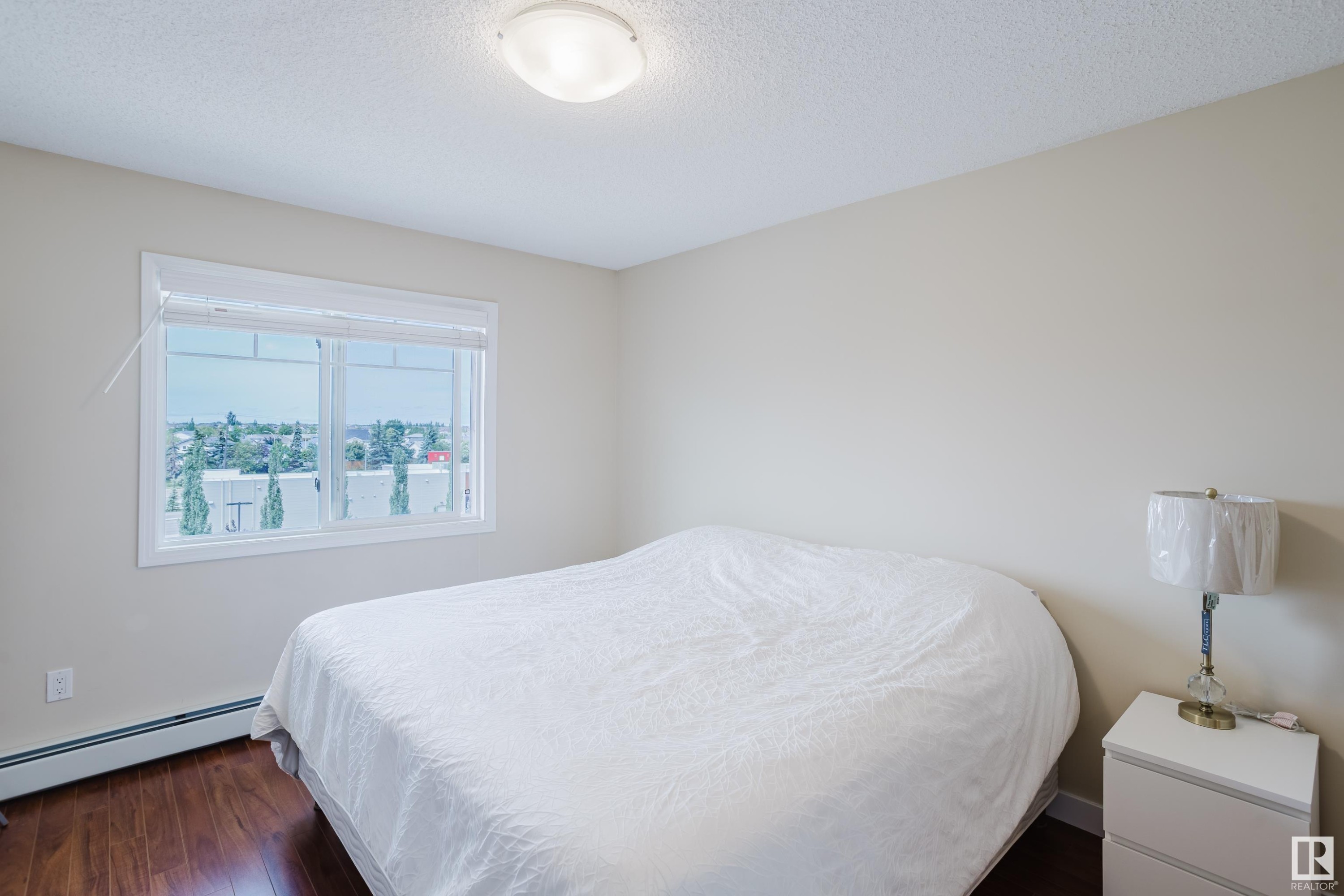 415 12650 142 Avenue, Edmonton, AB - Indoor Photo Showing Bedroom