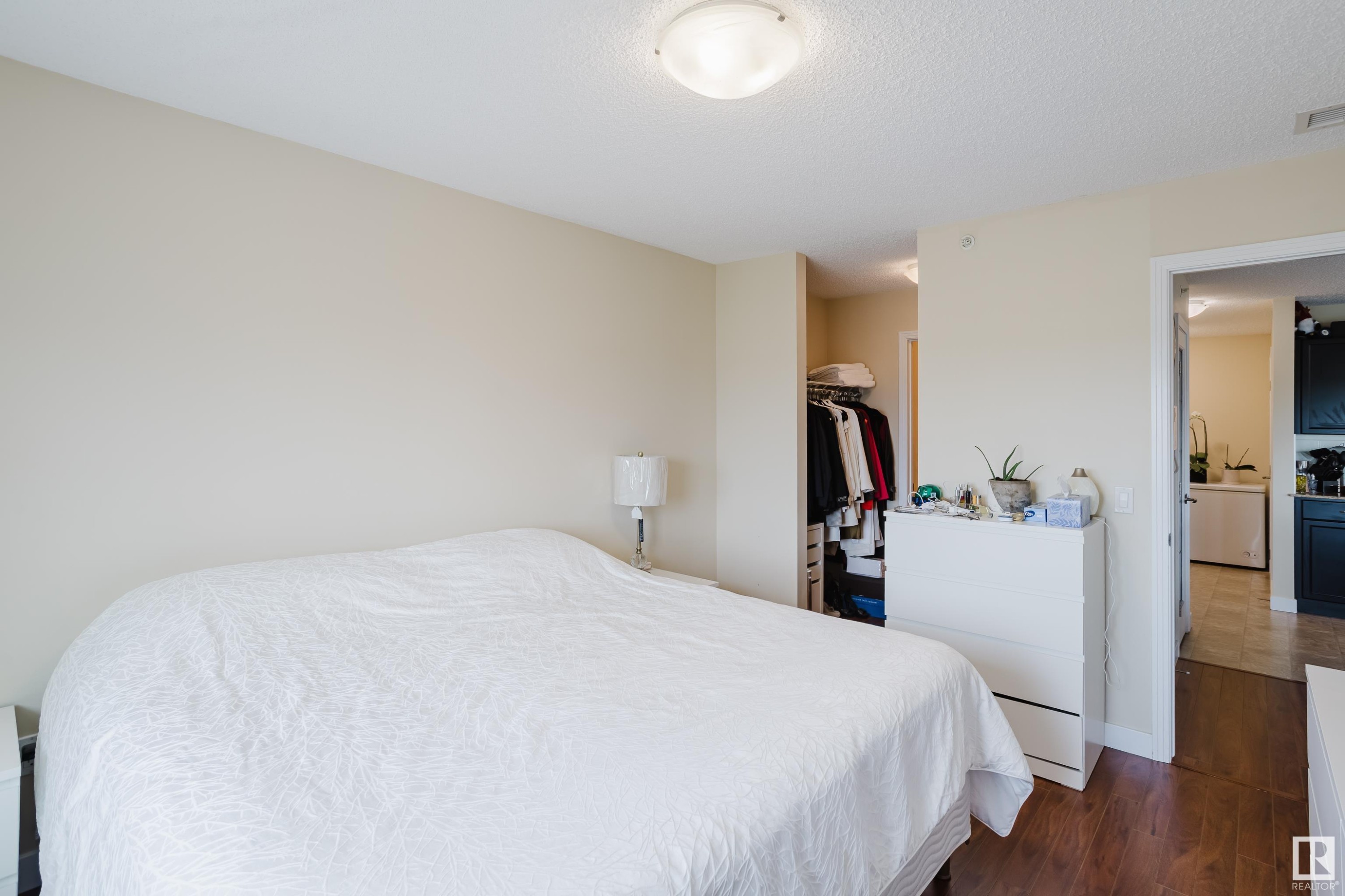 415 12650 142 Avenue, Edmonton, AB - Indoor Photo Showing Bedroom