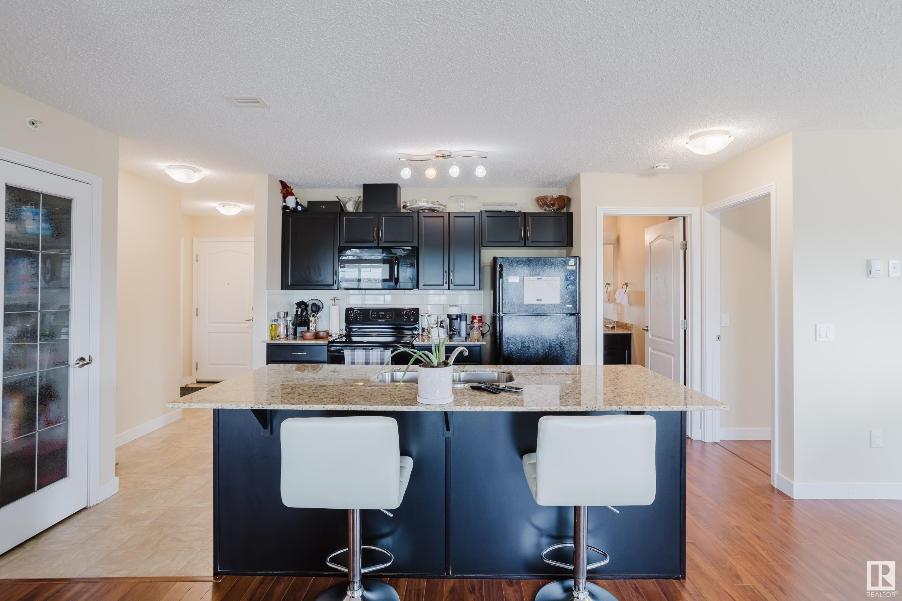 415 12650 142 Avenue, Edmonton, AB - Indoor Photo Showing Kitchen