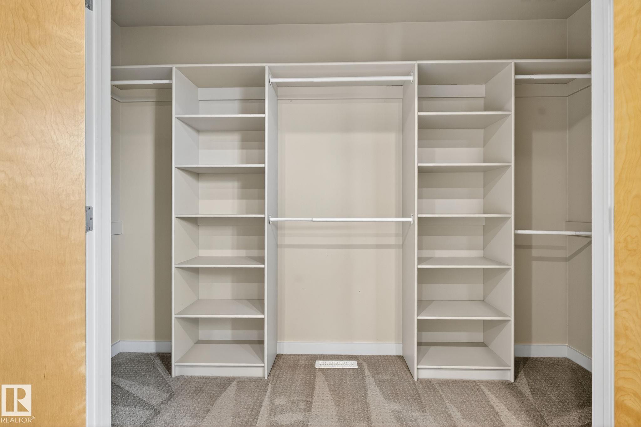 15860 41 Avenue, Edmonton, AB - Indoor With Storage